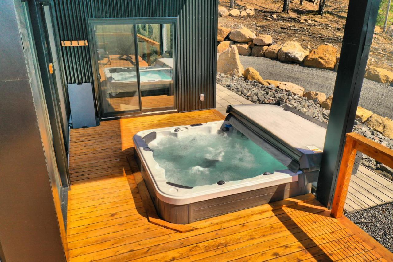 Kallm-Mont-Tremblant Chalet With Hot Tub, Pond & Beach On Private 7Acre Estate Lac-Superieur Екстериор снимка