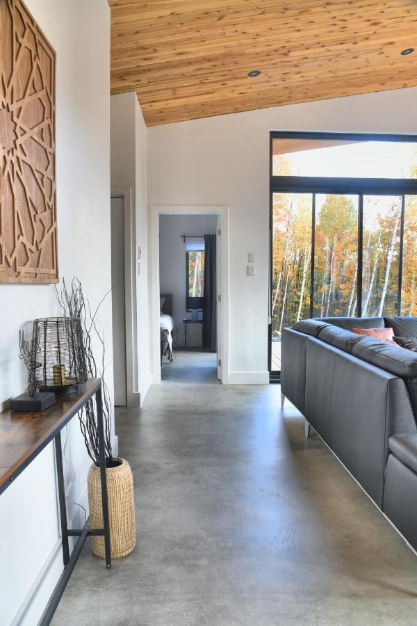 Kallm-Mont-Tremblant Chalet With Hot Tub, Pond & Beach On Private 7Acre Estate Lac-Superieur Екстериор снимка