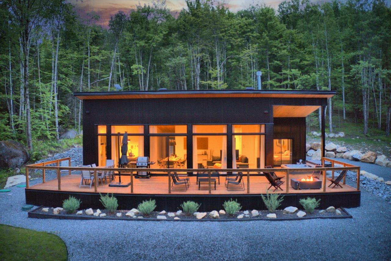 Kallm-Mont-Tremblant Chalet With Hot Tub, Pond & Beach On Private 7Acre Estate Lac-Superieur Екстериор снимка
