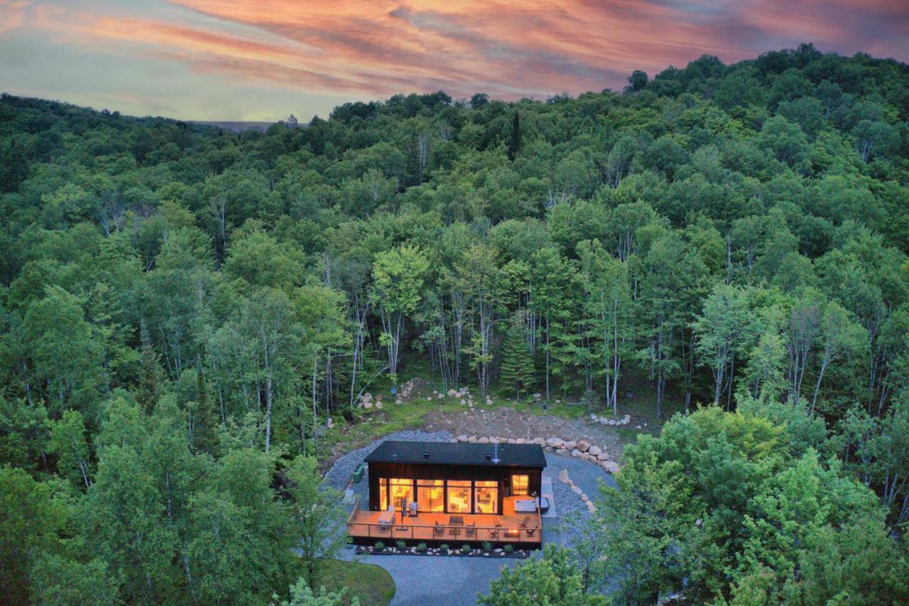 Kallm-Mont-Tremblant Chalet With Hot Tub, Pond & Beach On Private 7Acre Estate Lac-Superieur Екстериор снимка