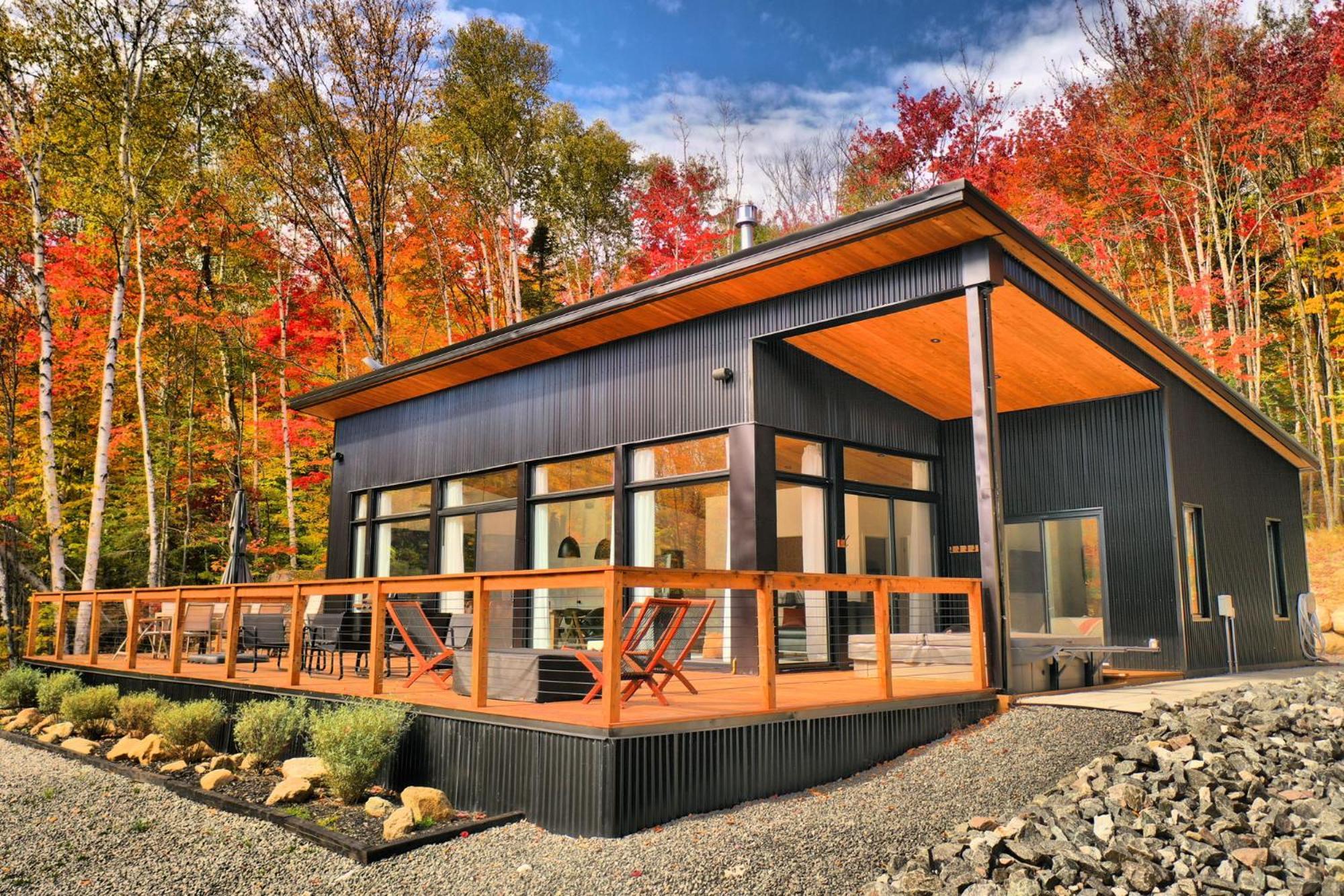 Kallm-Mont-Tremblant Chalet With Hot Tub, Pond & Beach On Private 7Acre Estate Lac-Superieur Екстериор снимка